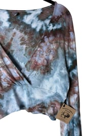 Image 8 of ♻️ UPCYCLED L Knit Bell Sleeve Crop Top in Moody Ice Dye