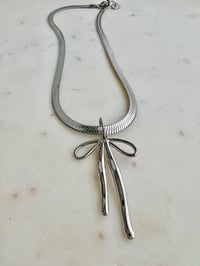 Image 2 of CLASSIC BOW SNAKE CHAIN NECKLACE