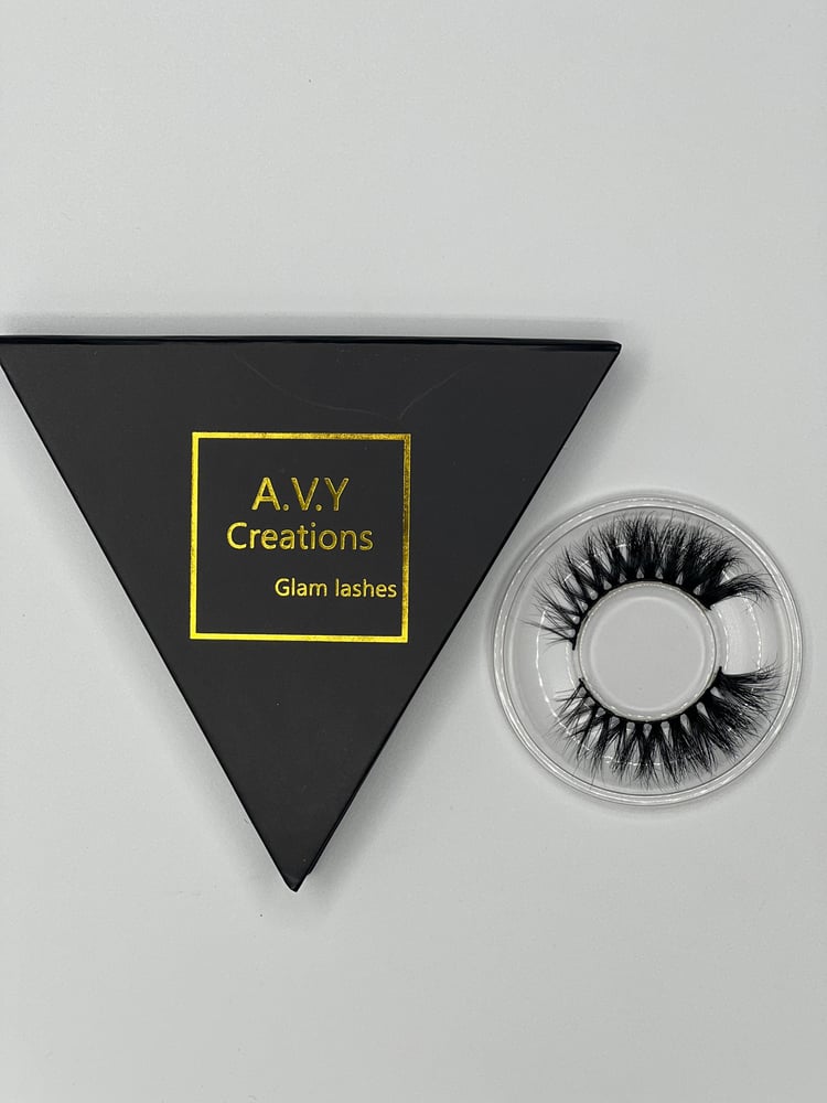 Image of “Diva” Eyelashes 
