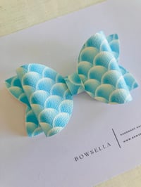 mermaid scales bow 