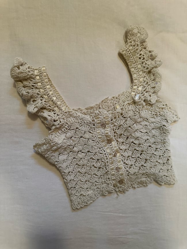 70s hand crochet flutter sleeve crop top