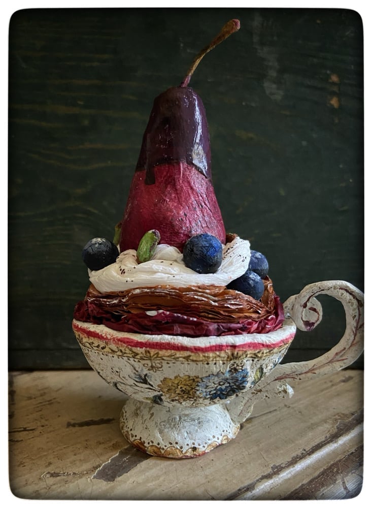 Image of Vol au vent, poire/raisin