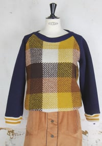 Image 3 of THE PULL beige