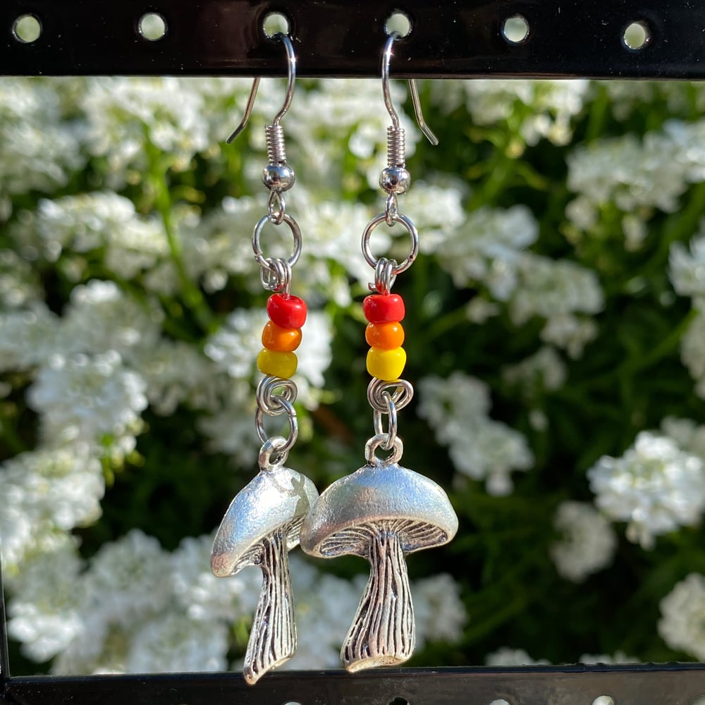 Image of cozy brain fog earrings 