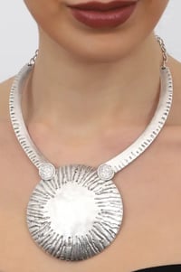 SILVER DISK CHOKER