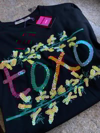 Image 3 of Camiseta bordada a man. TOXO negra. Talla S. En STOCK!