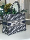 CHRISTIAN DIOR 