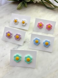 Image 2 of Spring single studs