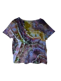 Image 2 of ♻️ UPCYCLED Petite Small 100% Cotton V-Neck Tee in Bold Geode Ice Dye