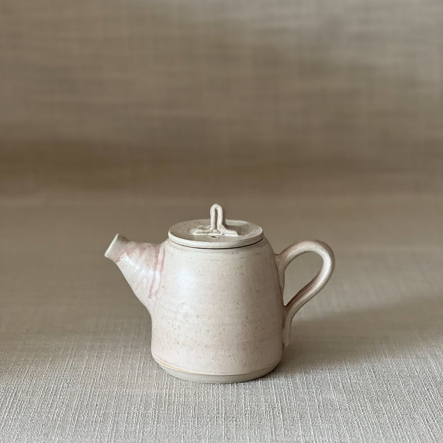 Image of MELLOW SMALL TEAPOT