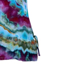 Image 6 of L 100% Cotton Woven Side-Tie Top in Tropical Geode Ice Dye