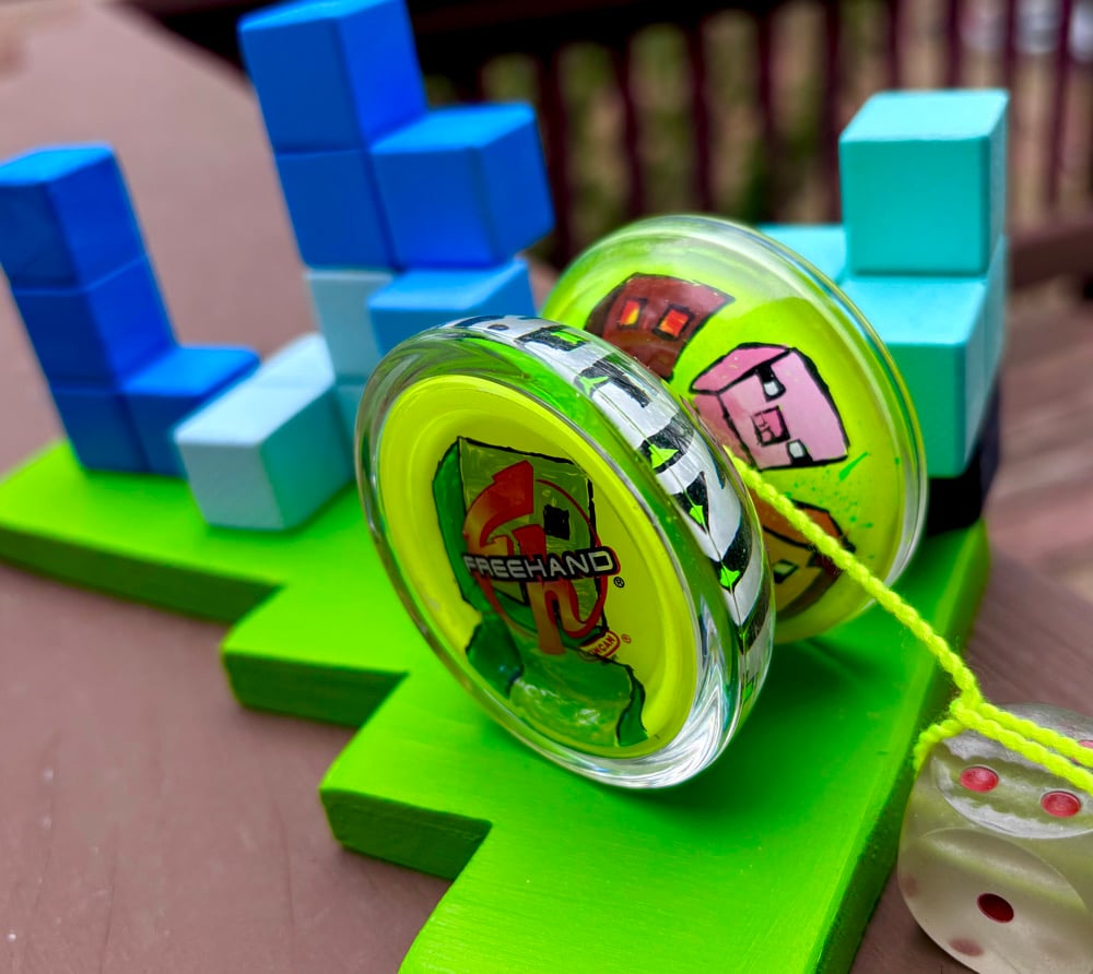 Image of Minecraft Duncan Freehand One with Display