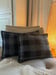 Image of Coussin en laine à carreaux petit modèle