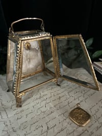 Image 3 of Magnifique boîte à bijoux et soie capitonnée beige. XIXème s.