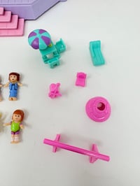 Image 7 of Ensemble bracelet et Polly Pocket Le Club house