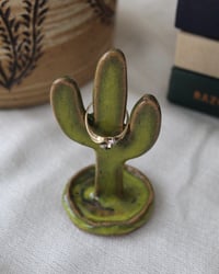 Image 3 of Saguaro Ring Holder ‘LIME’