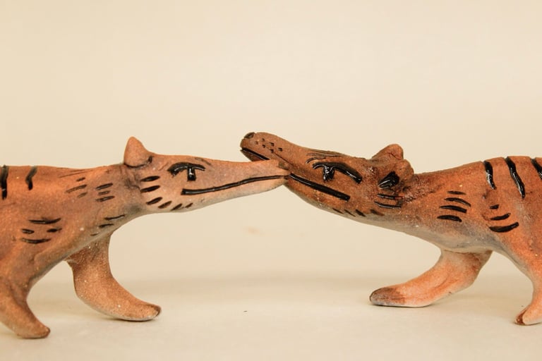 Thylacine figurines Image 4