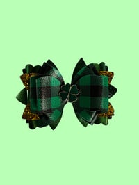 Image 2 of St. Patrick’s Green and Black Plaid Tumbler Straw Topper Bow