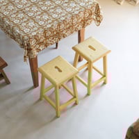 Image 1 of Tabouret Ancien jaune