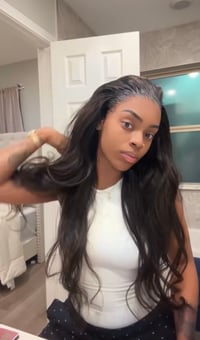 Image 3 of Bed Hair 28inch 13x4