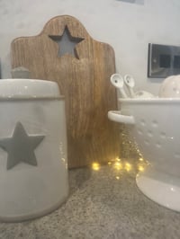 Image 1 of PALE WOODEN STAR CHOPPING BOARD