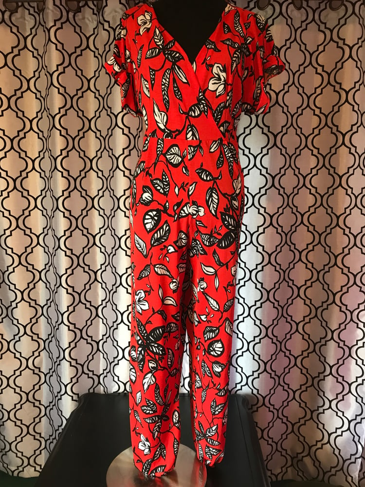 Image of Boohoo Floral Jumpsuit (SZ 18)