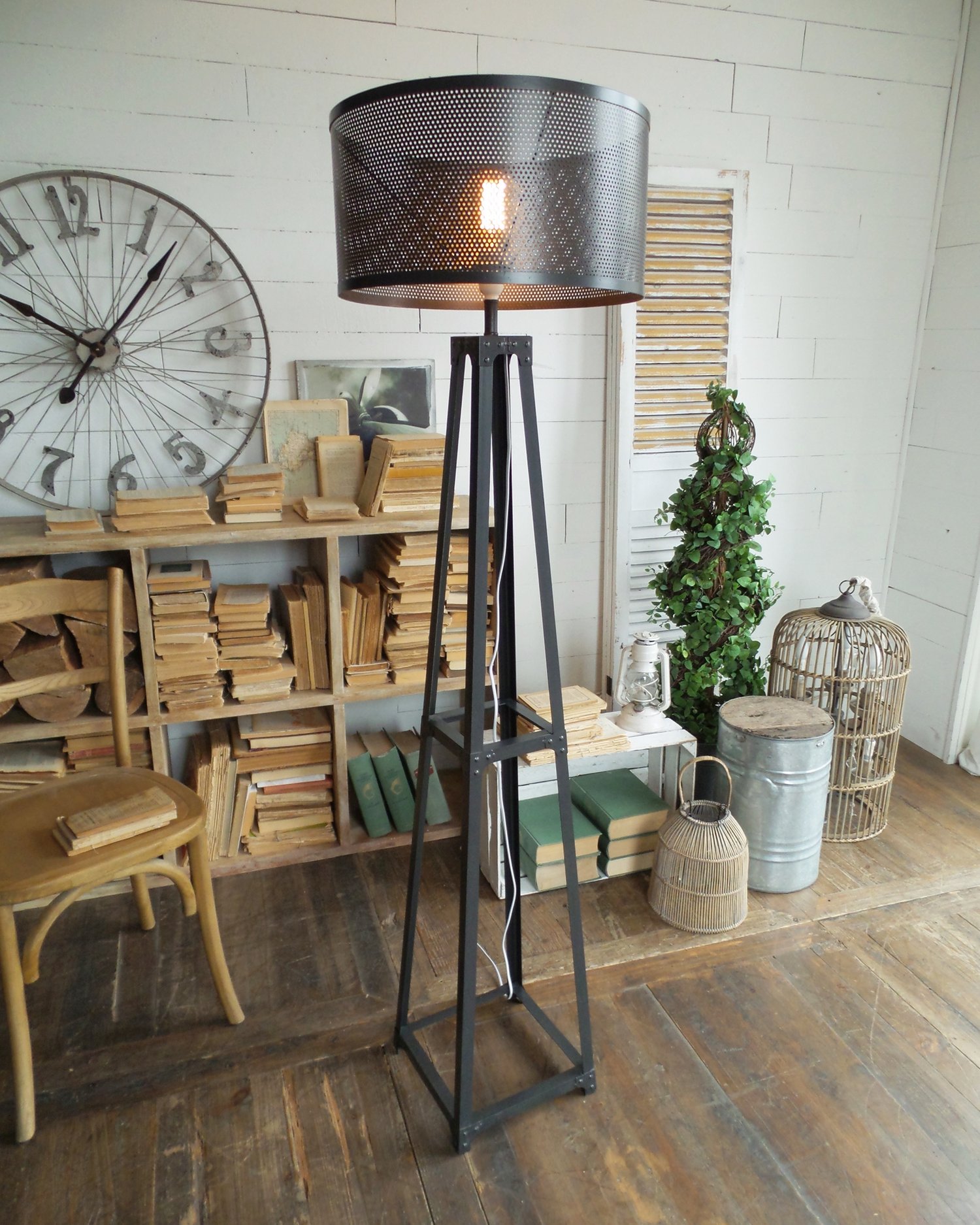 Image of Lampada da terra Detroit finitura black mat