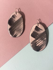 Image of Brush stroke earrings in blush pink - Large