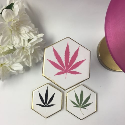 Image of Wine Glass Covers - 🍃