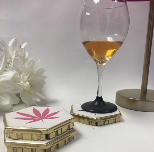 Image of Wine Glass Covers - 🍃