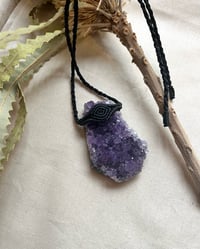 Image 1 of Macrame pendant with amethyst 