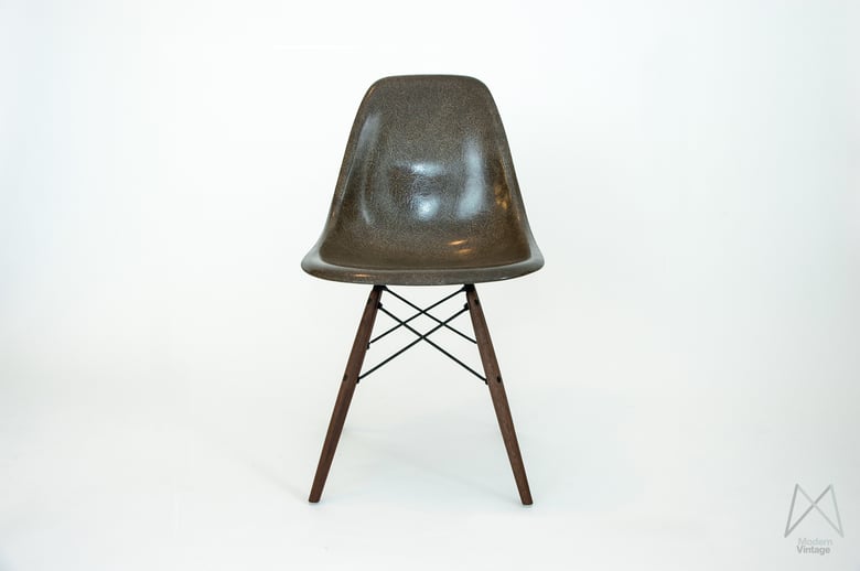 Image of Eames DSW/DSX/DSR Seal Brown Stuhl Sessel