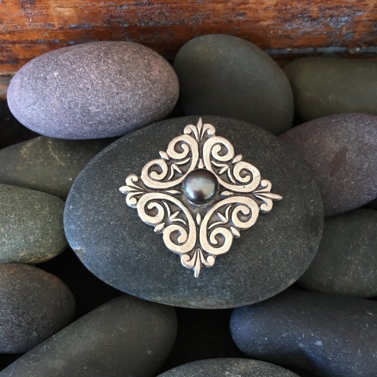 Image of FILIGREE STOCK PIN - BLACK PEARL