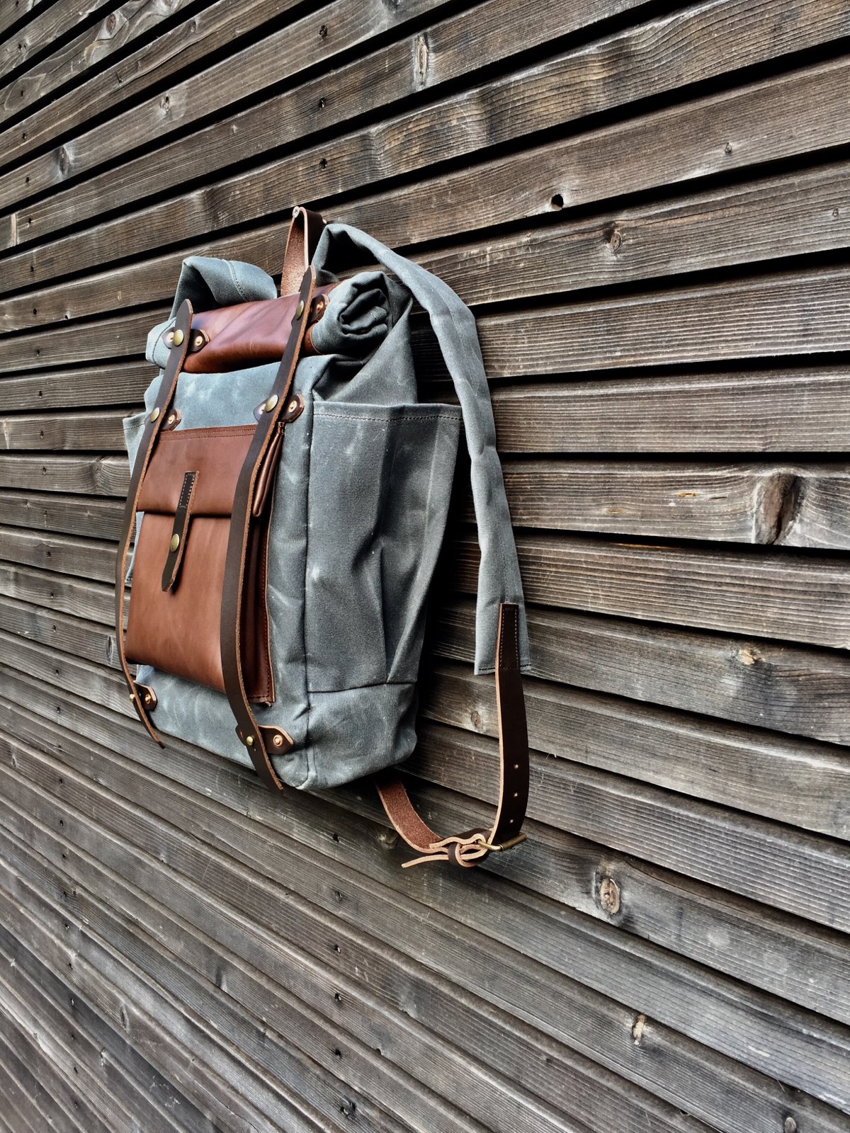 Image of Backpack in waxed canvas,  medium size / Hipster Backpack with roll up top and double bottle pocket