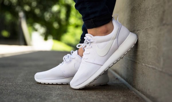 Image of NIKE ROSHE ONE WHITE