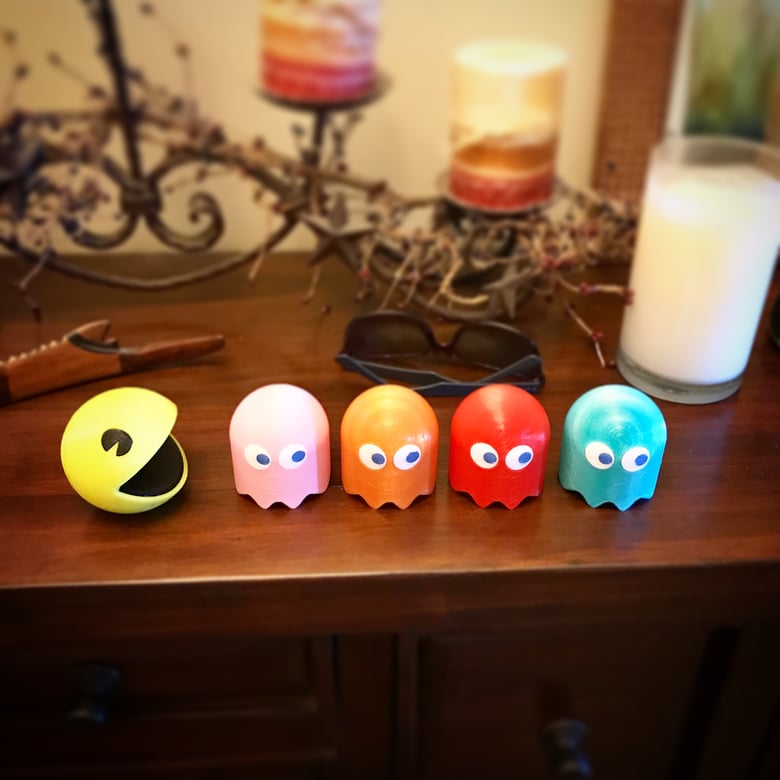 Image of Pac Man Figure Set - One Pac Man and four Ghosts
