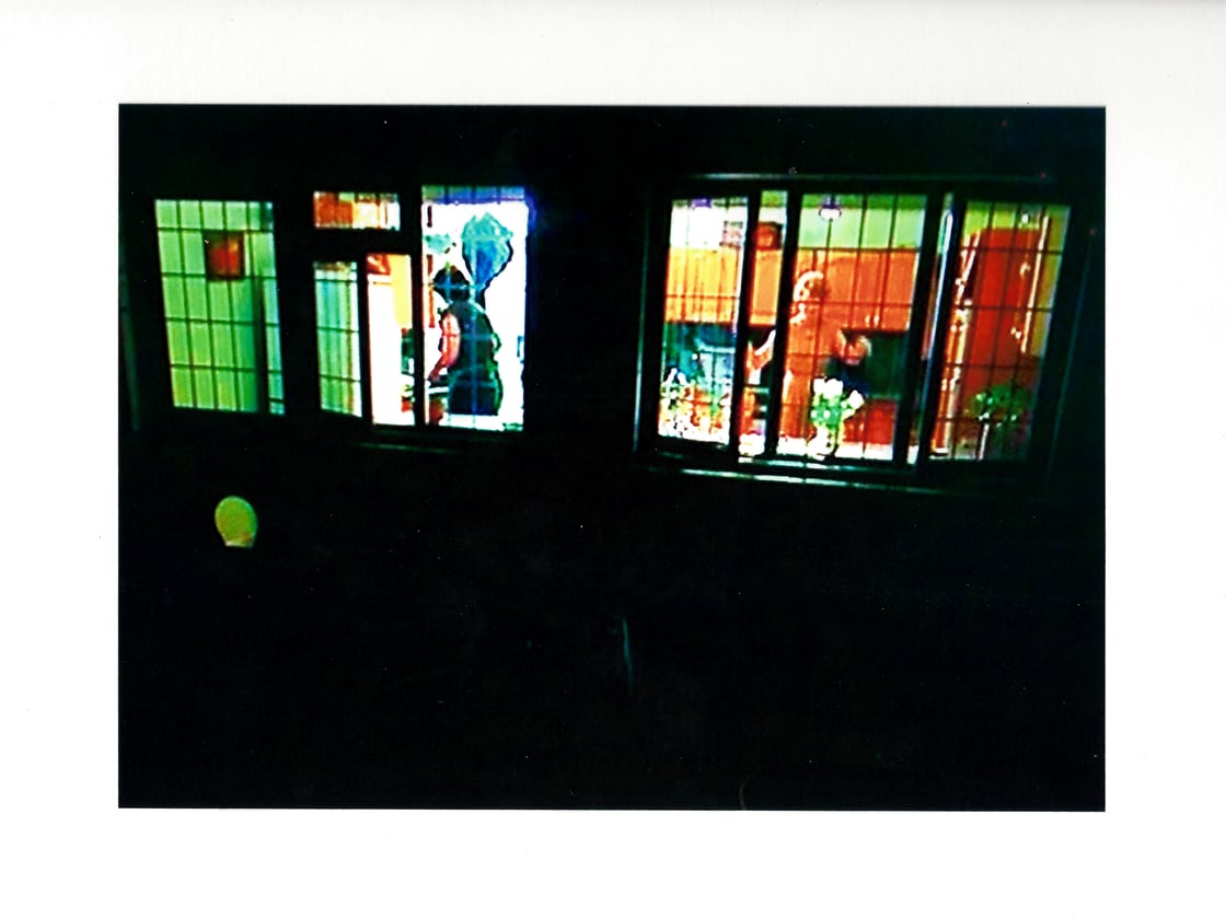 Image of Spying - Dale Mail