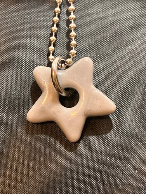 Image of mini light grey star 