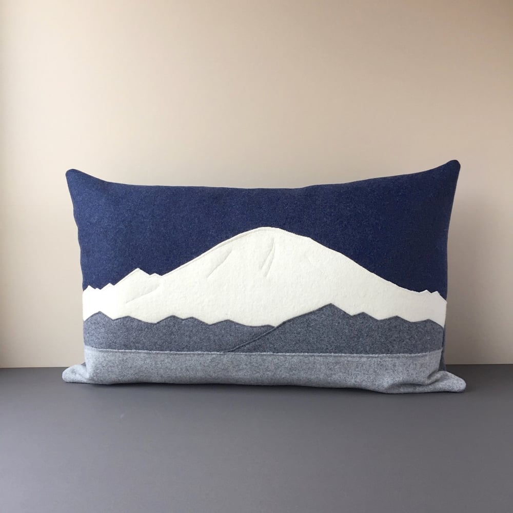 Image of Tahoma / Mt Rainier from Seattle Landscape Cushion