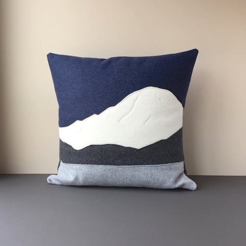 Image of Tahoma / Mount Rainier from Tacoma Landscape Cushion