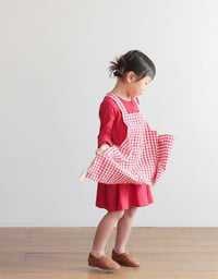 Image 4 of Linen Kid Apron - red & white checkered