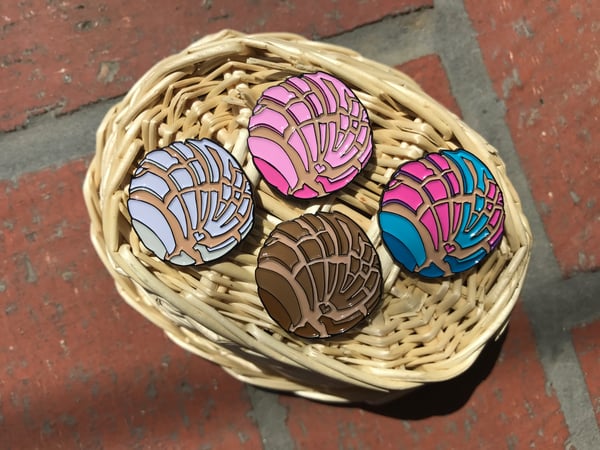 Image of Concha Pins