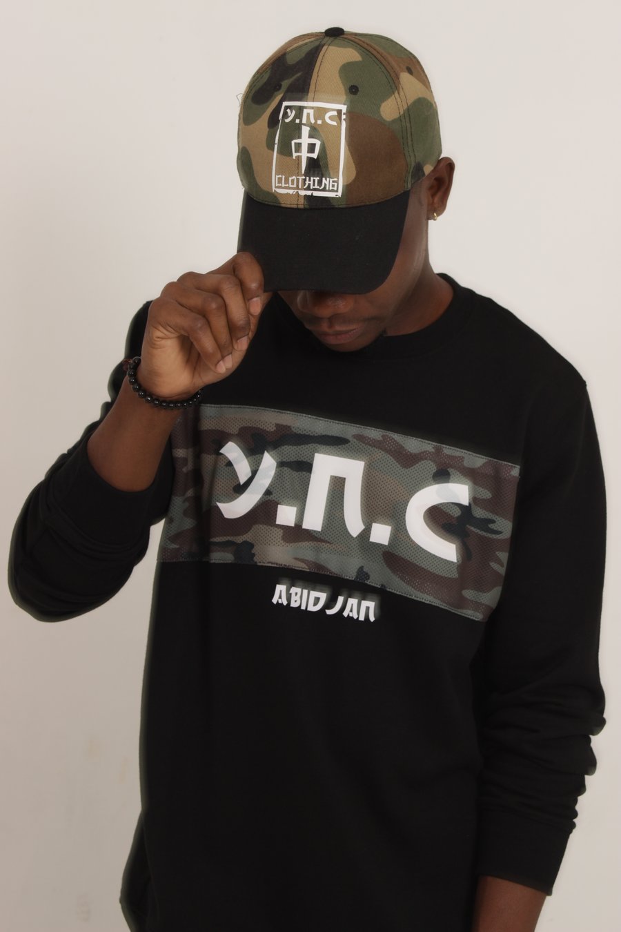 Image of Pull Noir YNC