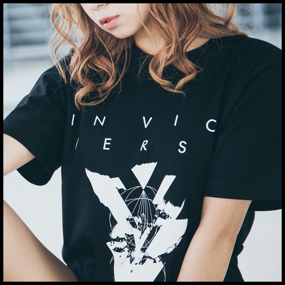 Image of WOLVES T-SHIRT