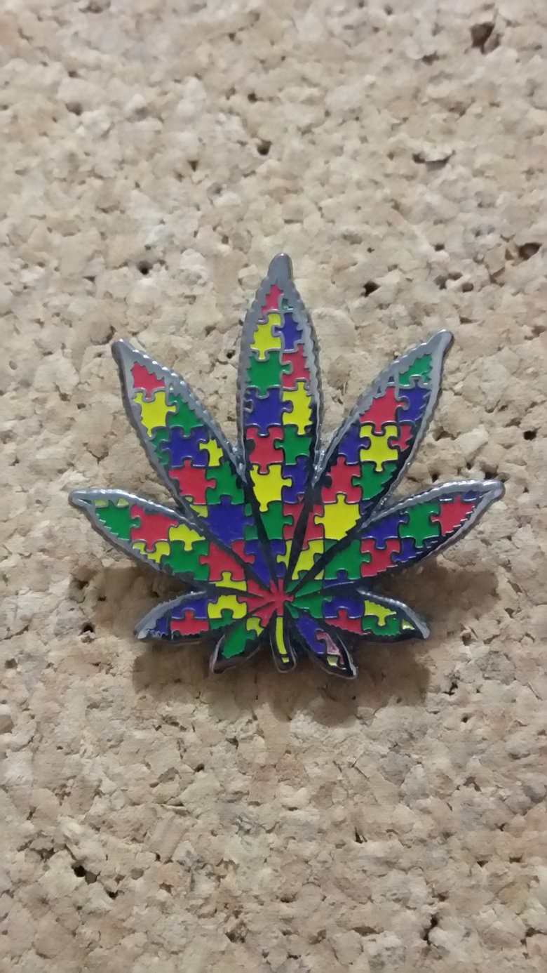 Image of Autism leaf hat pin 