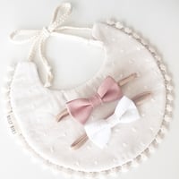 Billy Bibs Clara Round Bib