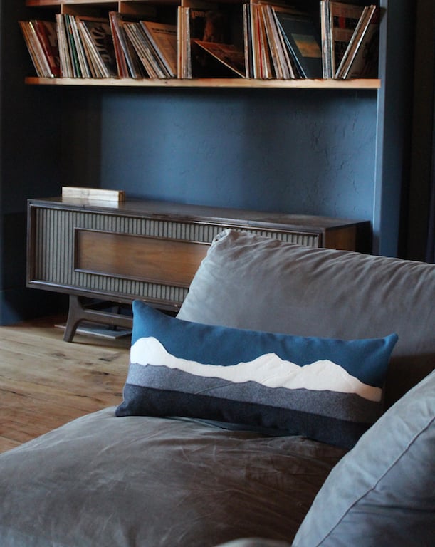 Image of Klah Klahne / Three Sisters of Oregon Landscape Cushion