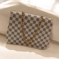 WHITE LV GOLD-CHAIN PURSE