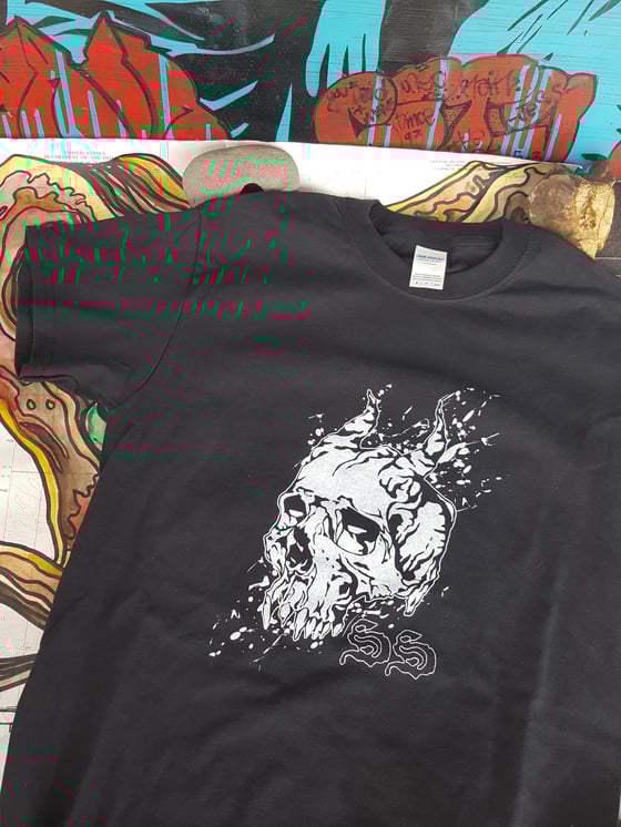 Image of Horned Skull t shirts
