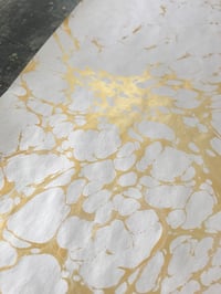 Image 2 of Marbled Paper #67 'Classic Metallic gold vein on white' base paper